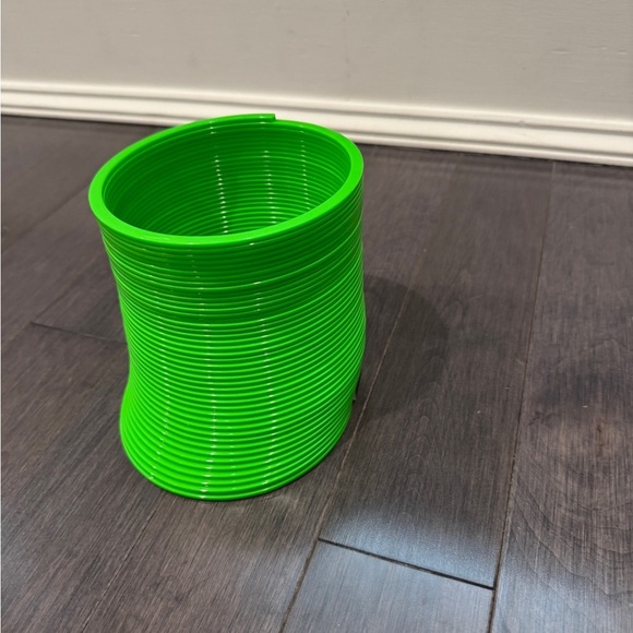 NWOT XL Slinky Vibrant Green Spring Toy for Kids Boys- Extends over a foot - Picture 3 of 4